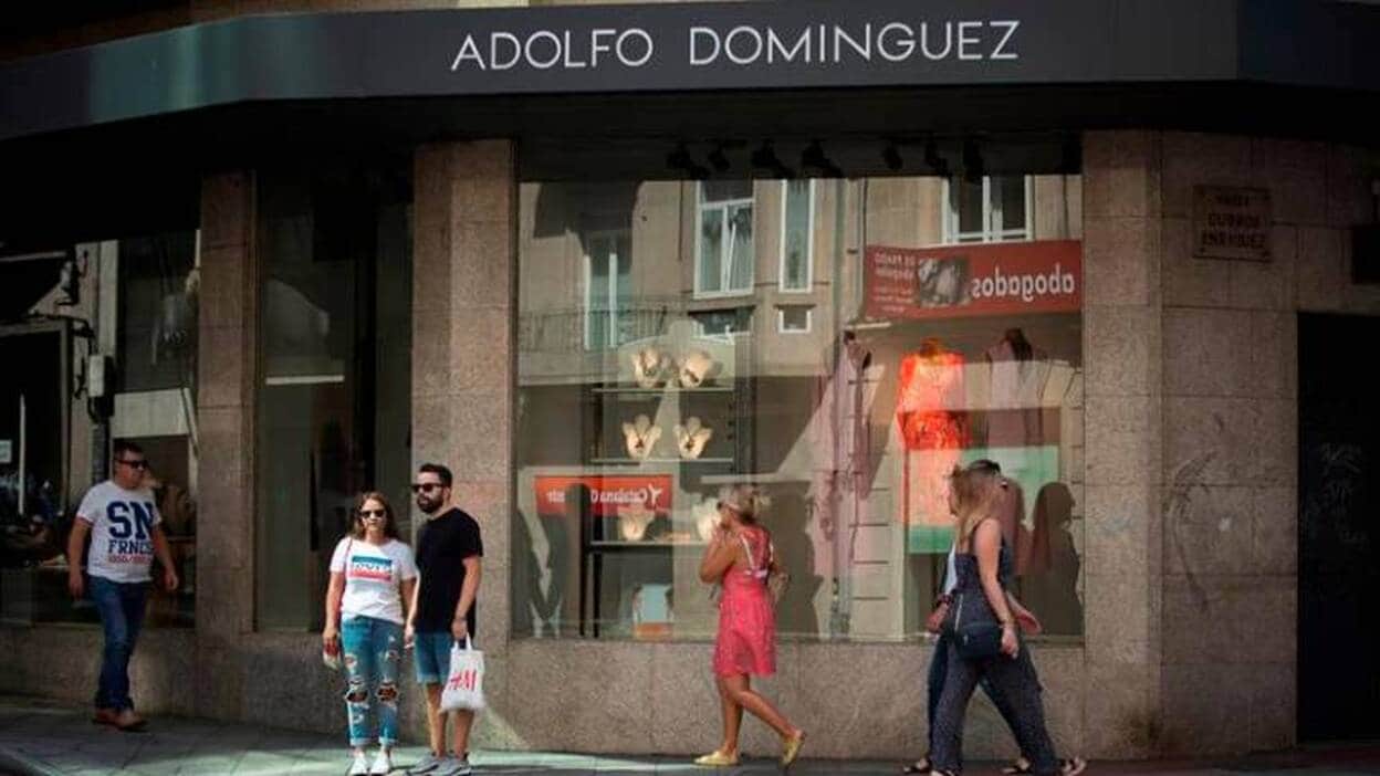 Adolfo Domínguez lanza la primera colección en 20 años hecha solo en Galicia