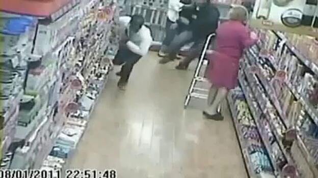 Dos policías locales irán a juicio por torturar a un vendedor