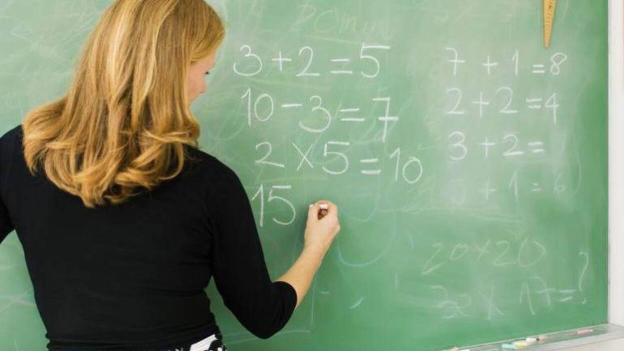 Prisión por pegarle a una profesora tras recibir las notas de su hijo