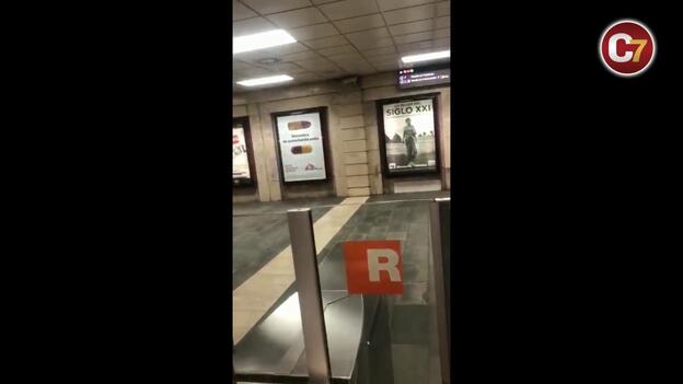 Renfe retira a los vigilantes que golpearon a un pasajero en la plaza Cataluña