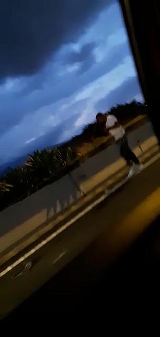 Vuelco en la GC-1 a la altura de Vecindario