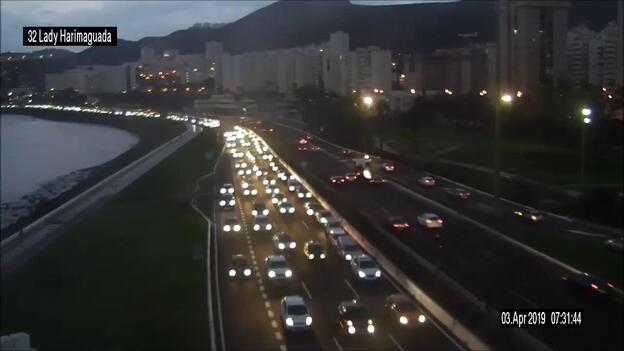 Choque múltiple y atasco en la autovía marítima