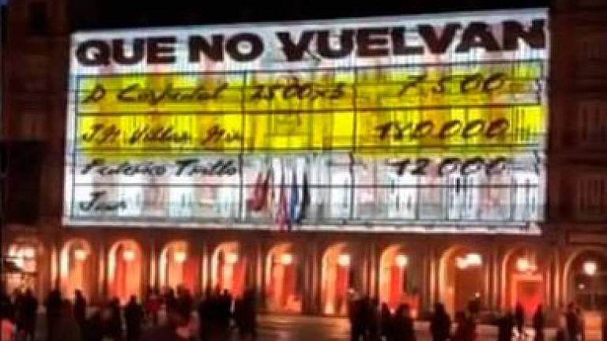 La proyección de Podemos de los «papeles de Bárcenas» agita la precampaña