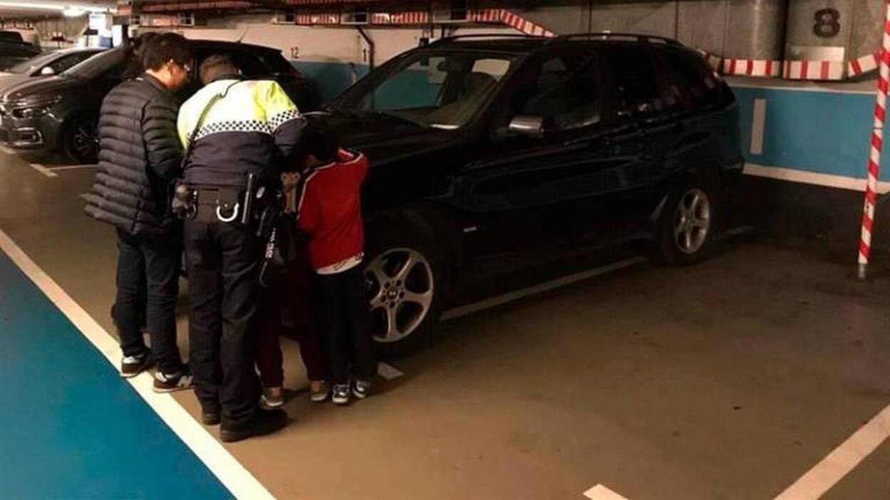 Investigado por dejar a sus dos hijos en un parking mientras iba al casino en Barcelona