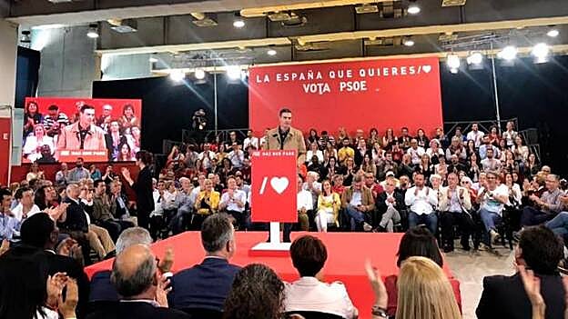 Sánchez recuerda a CC que sí «respeta» a Canarias y rechaza «el insulto y la crispación»