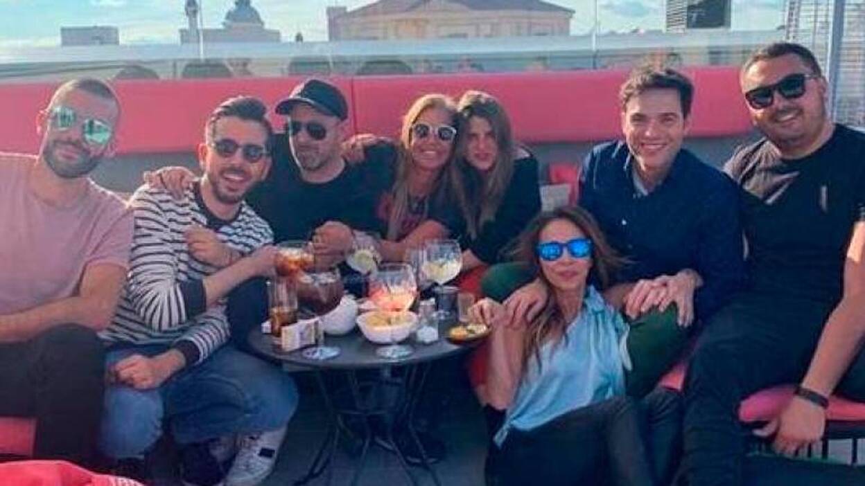 Belén Esteban organiza los detalles de su boda