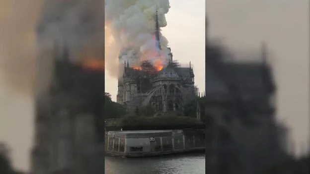 Controlado el incendio, se evalúan los daños en Notre Dame