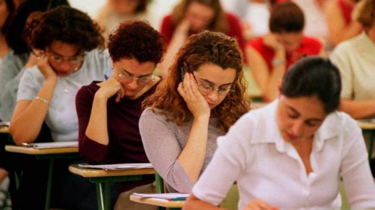 Opositores y profesores presentarán una segunda demanda contra el Gobierno canario