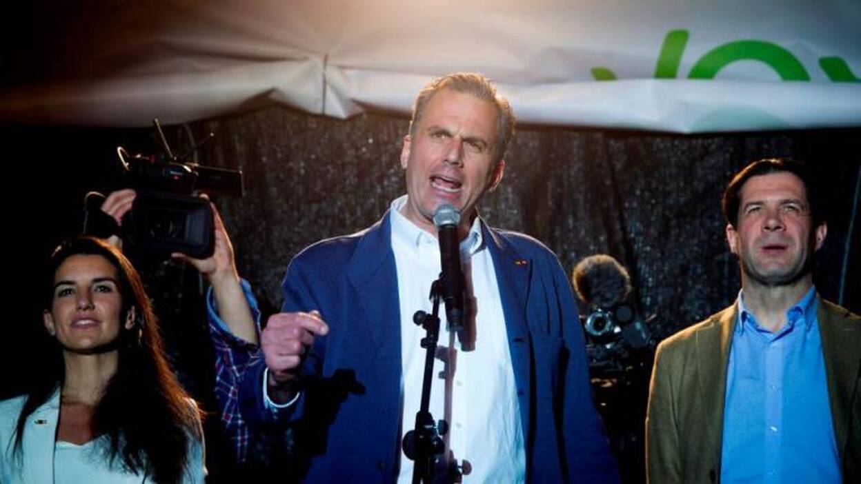 Ortega-Smith celebra la entrada de Vox en el Congreso