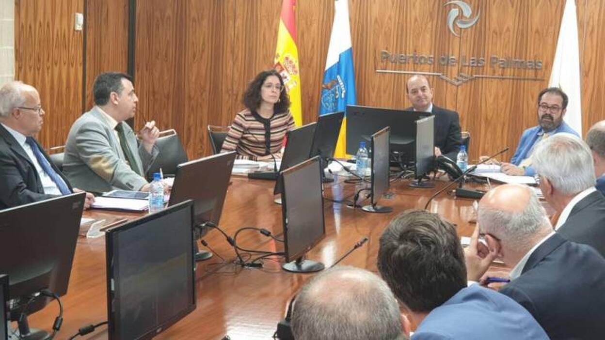 Cardona, abierto a rebajar las tasas pero advierte de los riesgos