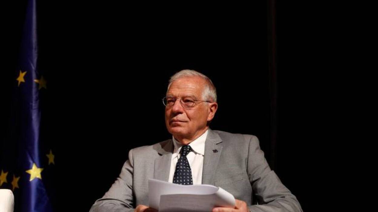 Borrell pide a ERC que recapacite y levante el veto a Iceta en el Senado