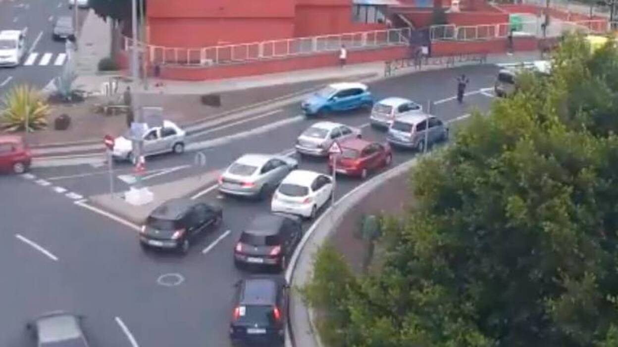 Muere el conductor que chocó contra un poste