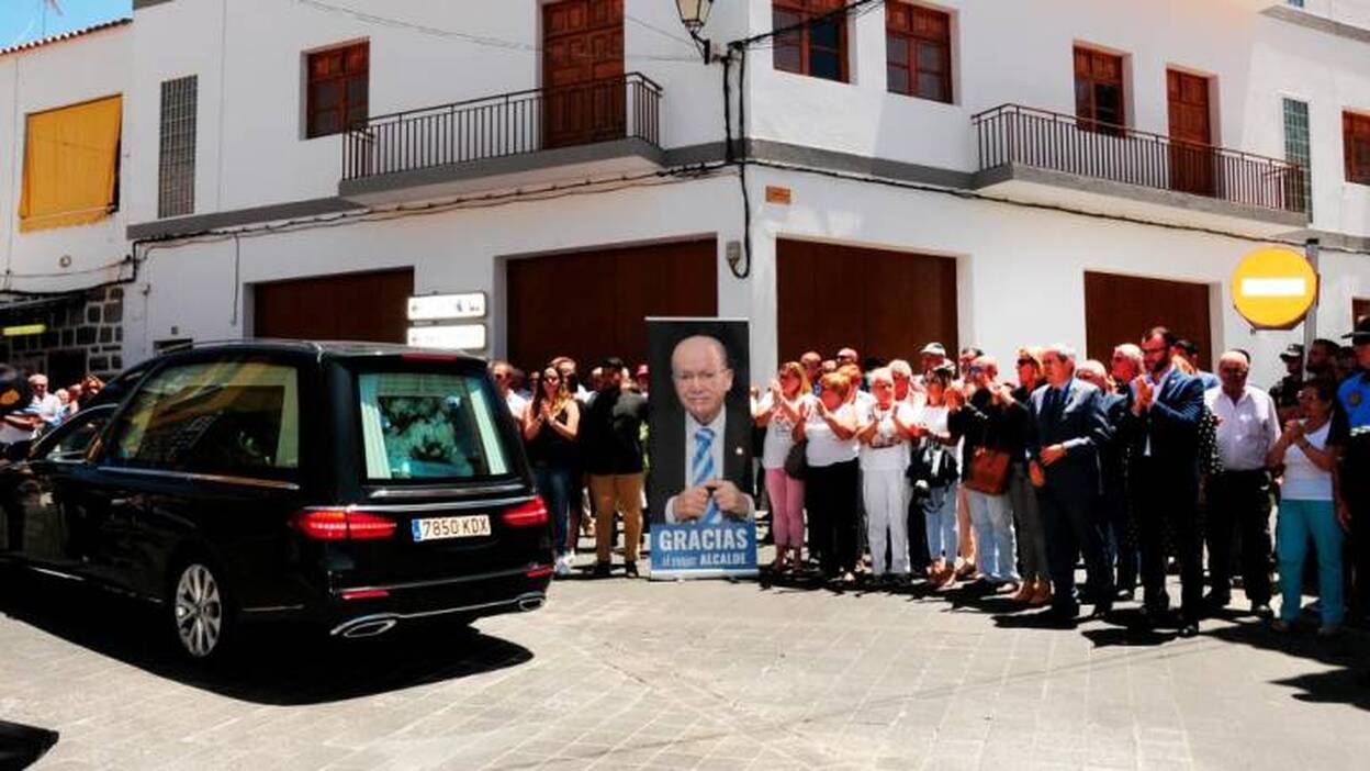 Tunte despide al Hijo Predilecto