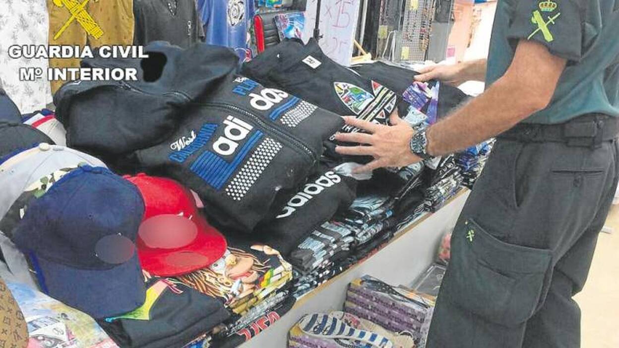 Intervienen ropa de marca falsa por valor de 136.000 euros en Morro Jable