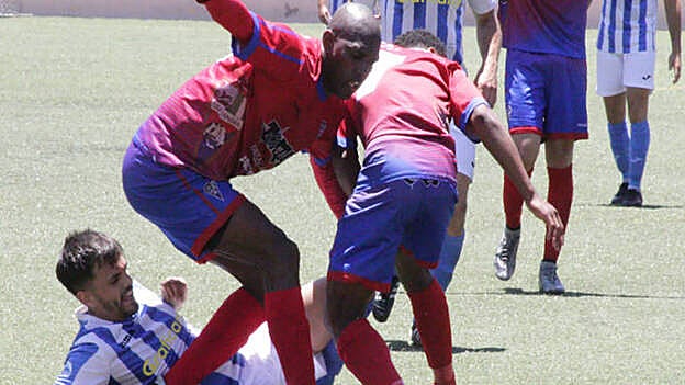 La intensidad con la que se jugó desde el mismo arranque del partido, hizo que en algunos lances del juego hubiese momentos de alta tensión