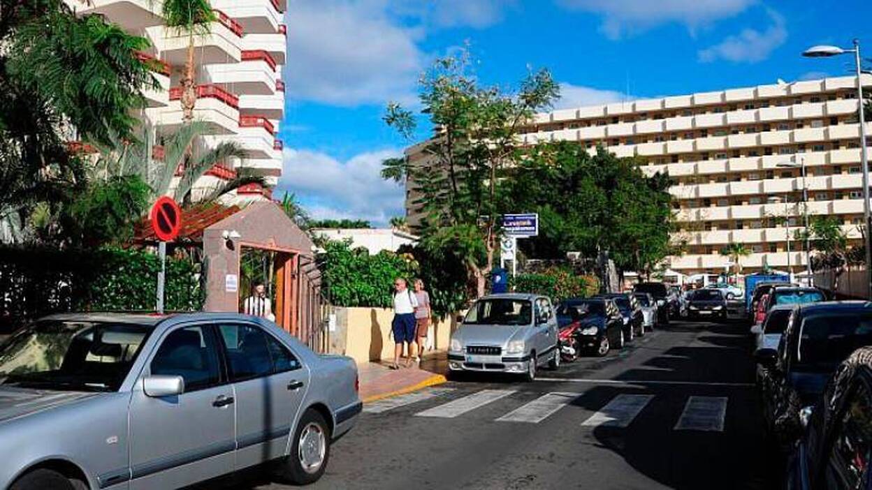 Roban un móvil al romper la ventana de un coche