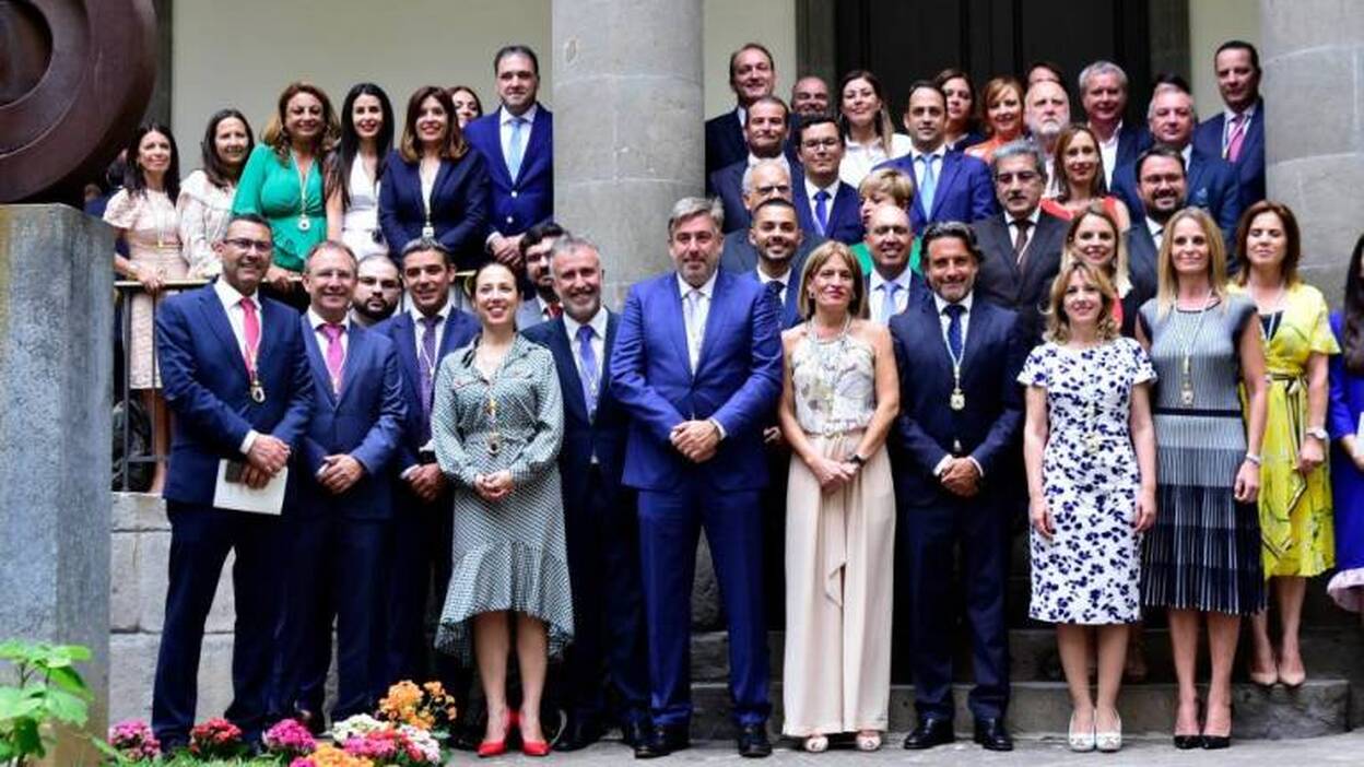 X legislatura del Parlamento de Canarias, en imágenes