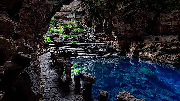 Los Jameos del Agua, otro de los espacios preferidos por los viajeros que visitan la isla de Lanzarote.