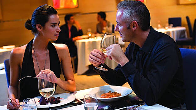 La apuesta por una gastronomía de calidad ha sido una de las claves en el hotel  Riu Palace Tres Islas , que cuenta con un restaurante buffet y un fusión, con una gran variedad para satisfacer a los huéspedes.