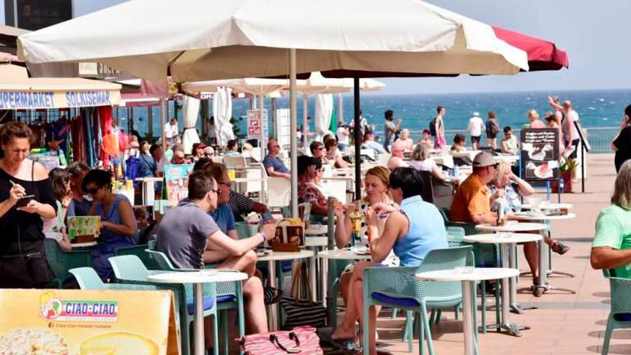 Canarias pierde 120.837 visitantes