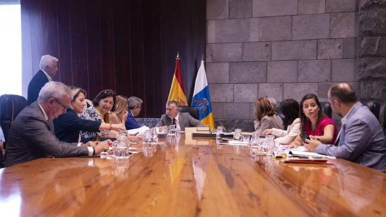 Torres se tropieza con gastos que descuadran el Presupuesto