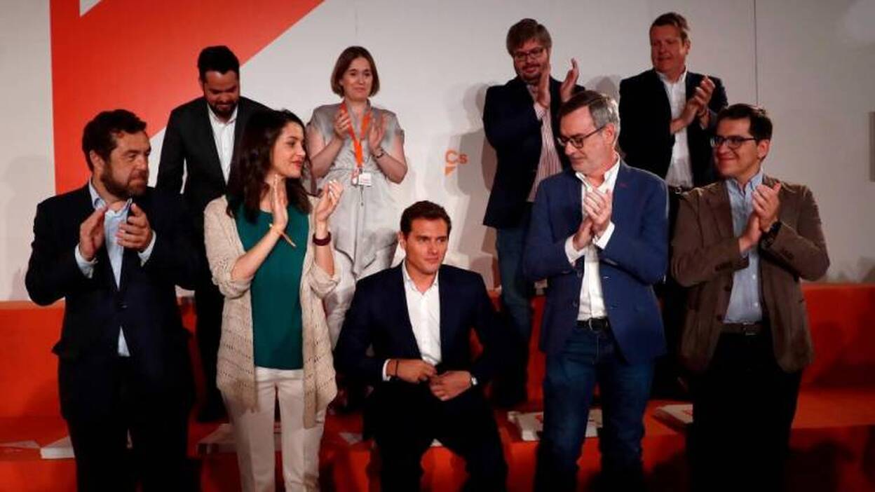 Rivera cierra filas en la dirección de Cs