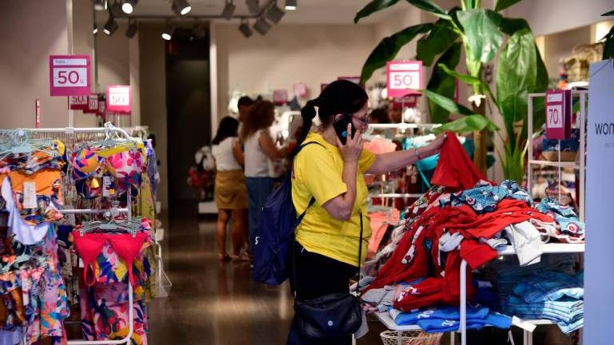 Las ventas en rebajas cumplen las expectativas en Canarias