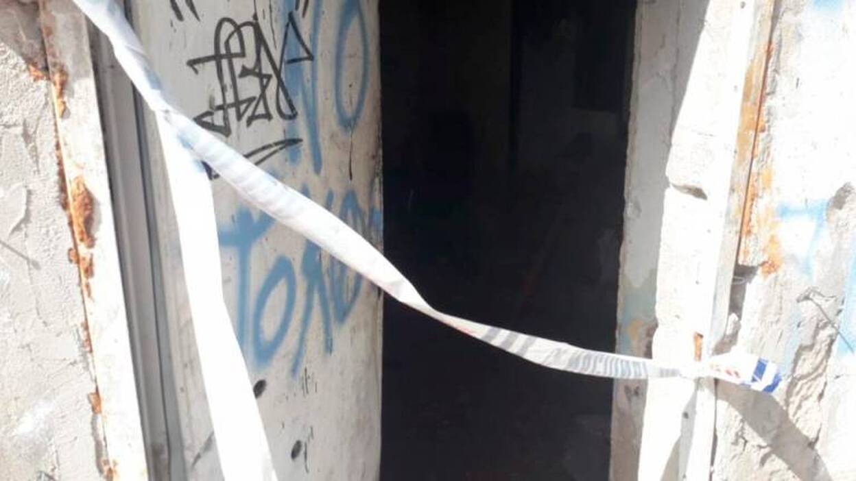 Los agentes hallaron atados a los heridos del fuego de Arrecife