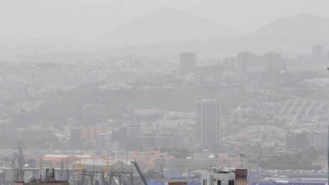 Calima en medianías y cumbres, donde se podrán superar los 36 grados