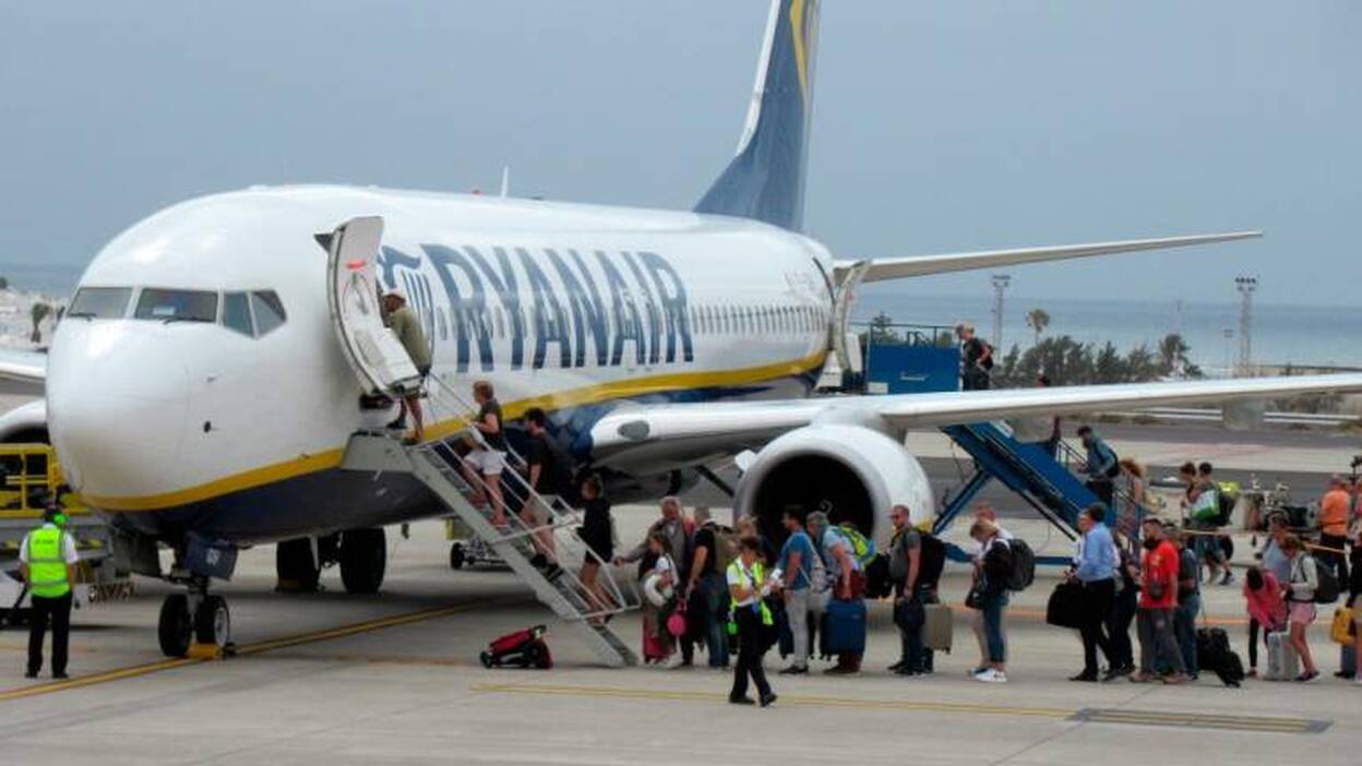 El Gobierno de España tratará de evitar el cierre de bases de Ryanair