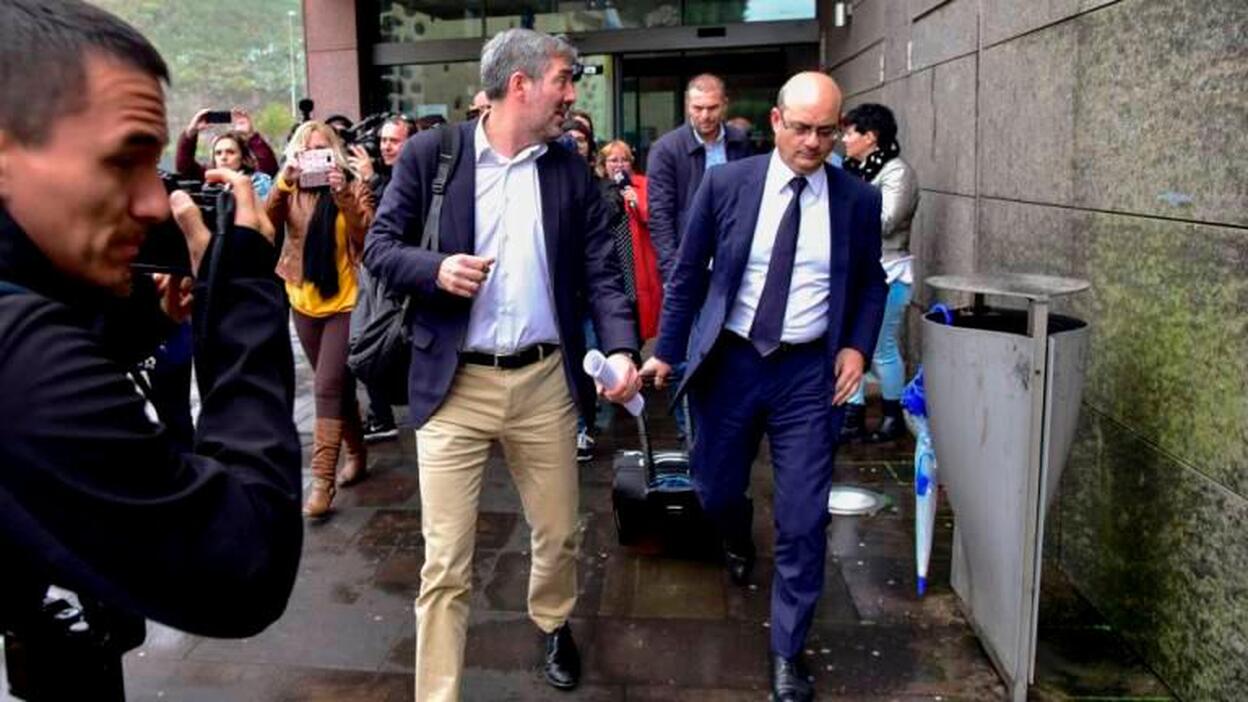 La defensa de Clavijo pide que el caso Grúas pase al Tribunal Supremo