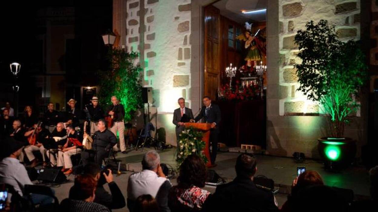 Las fiestas de San Miguel arrancan con un guiño a los afectados por los incendios