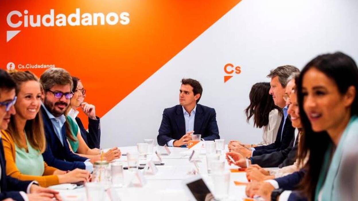 Rivera plantea al PP la abstención conjunta a la investidura con condiciones