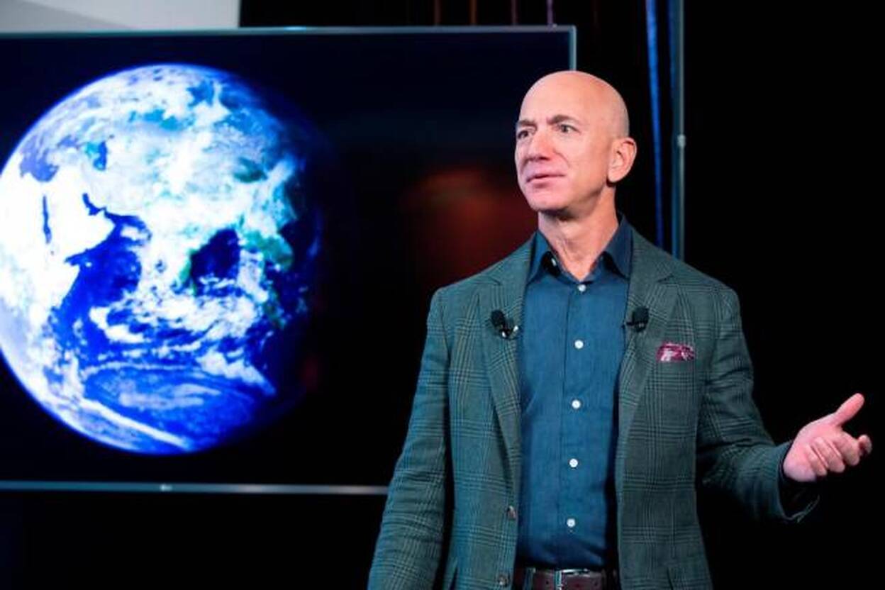 Bezos lanza ambicioso plan verde para descarbonizar las operaciones de Amazon
