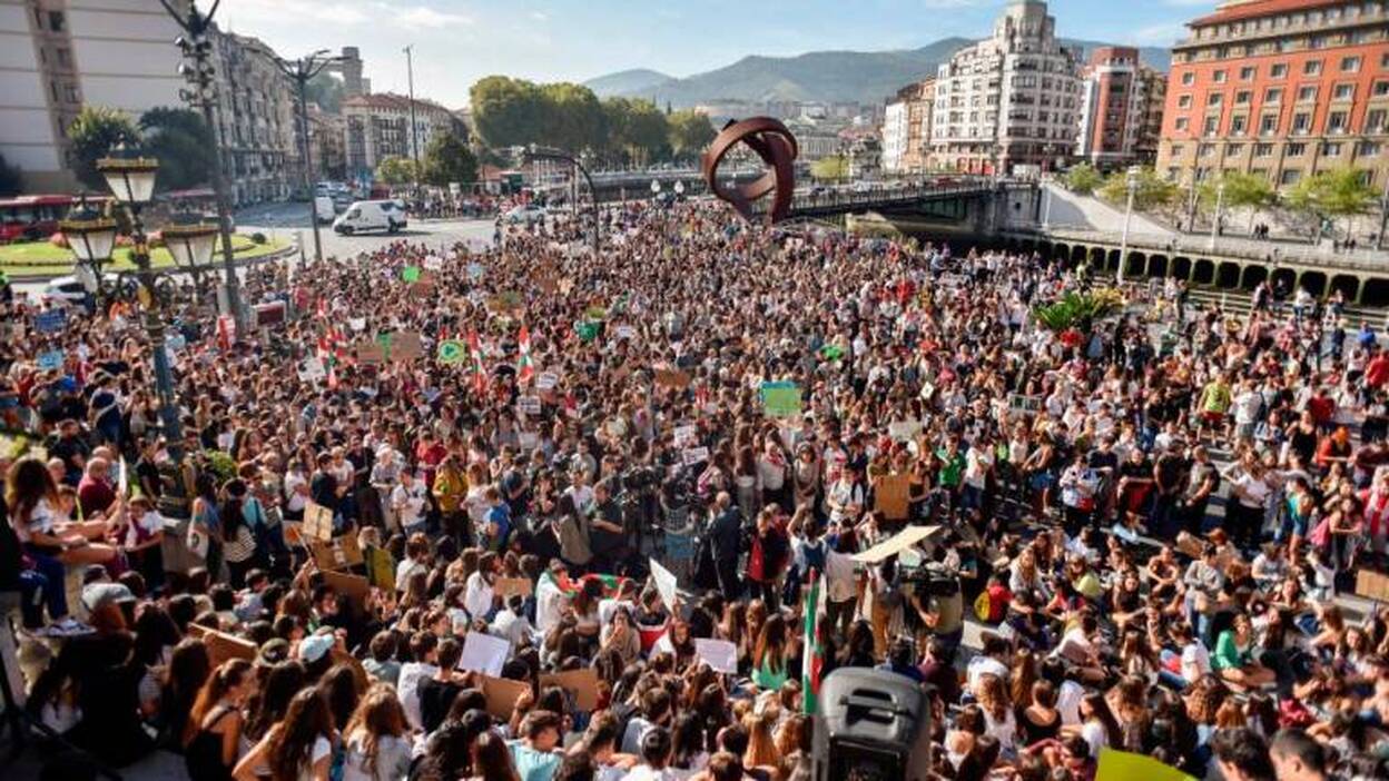 Los jóvenes animan a movilizarse por el clima ante la "indiferencia" política