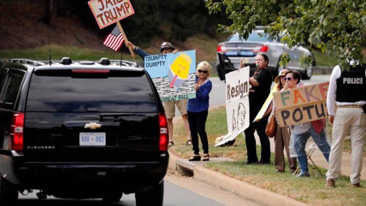 Trump avisa a su partido: será implacable con quien apoye un juicio político