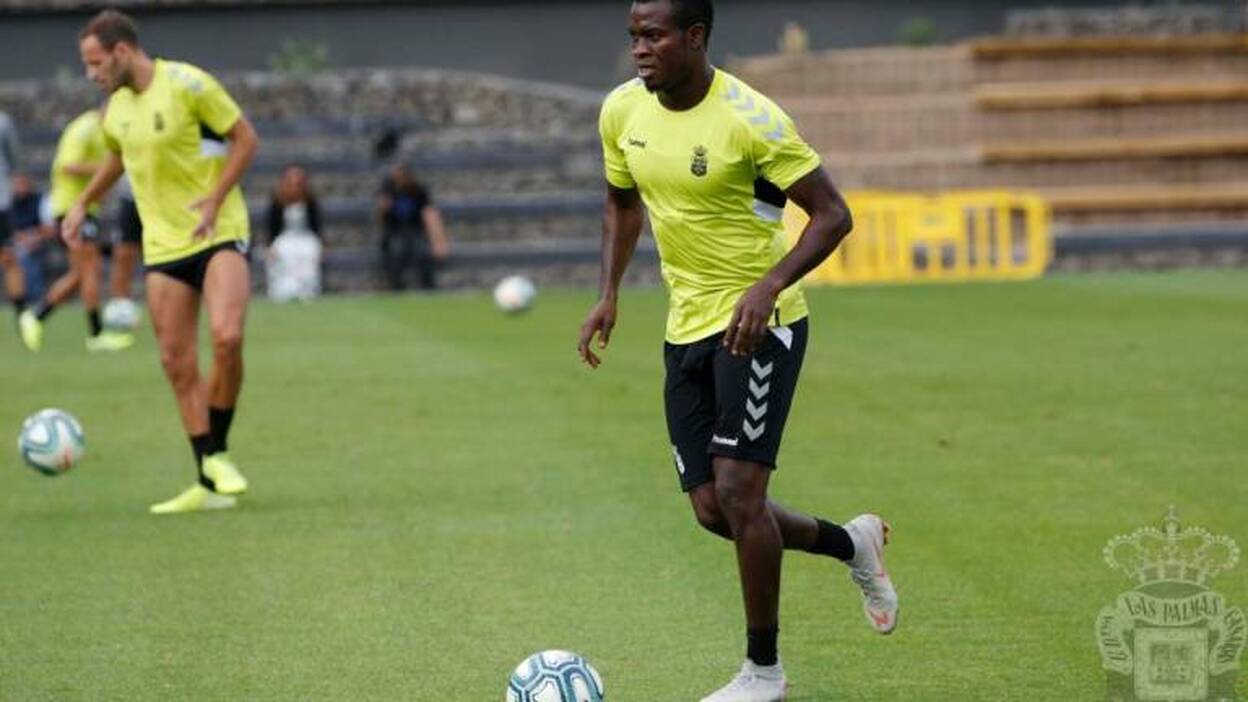 Nosa oposita a la plantilla de Pepe Mel