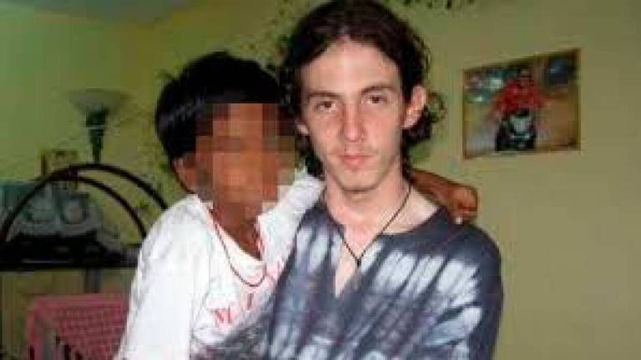 Apuñalan a un pederasta que abusó de más de 200 niños