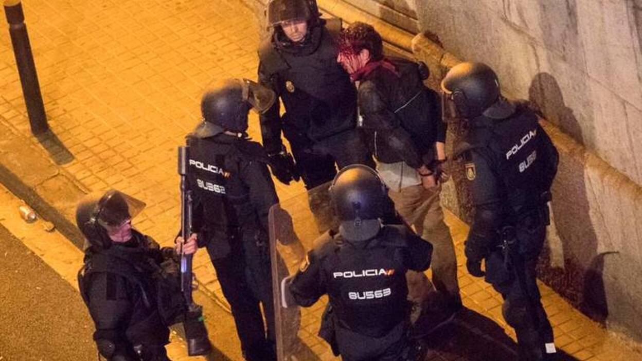 Las protestas violentas de anoche en Cataluña se saldaron con 182 heridos