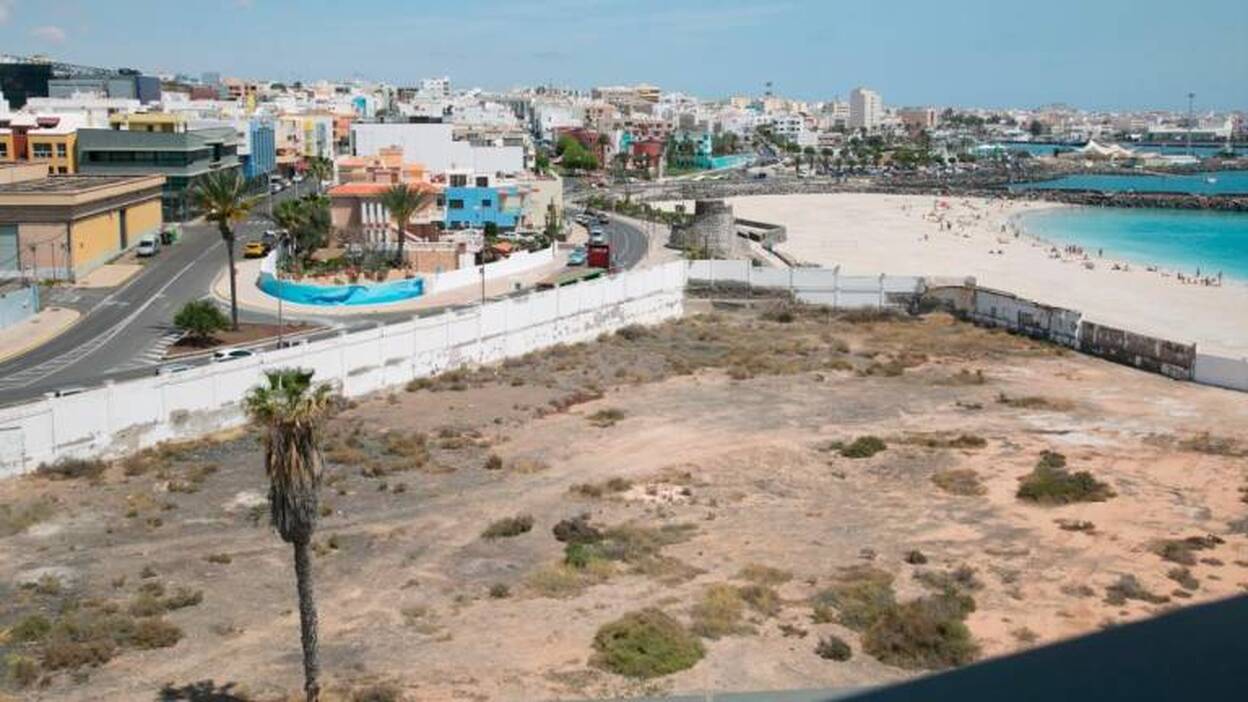 Puerto del Rosario destinará el solar de la Disa a aparcamientos