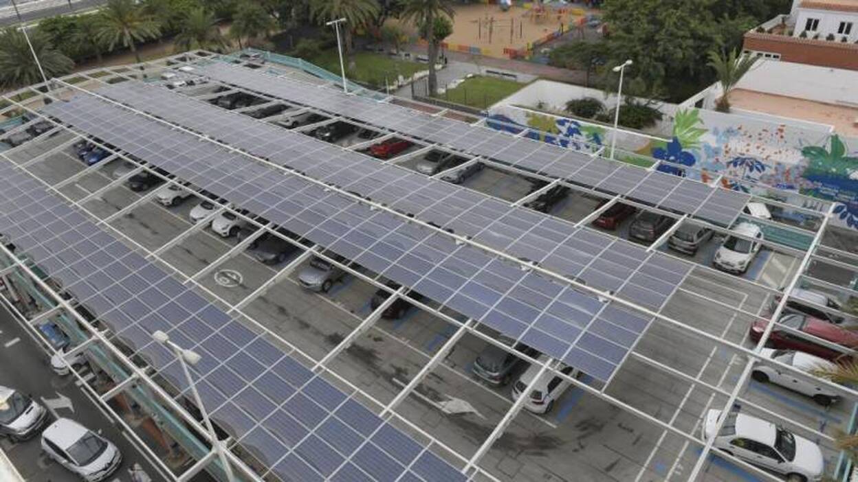 Las placas fotovoltaicas cubrirán las azoteas de edificios públicos
