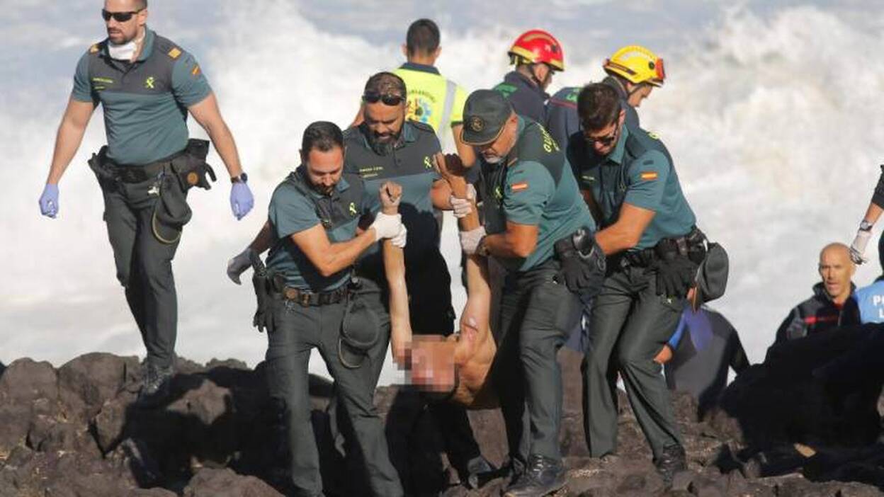 Naufragio mortal en la costa