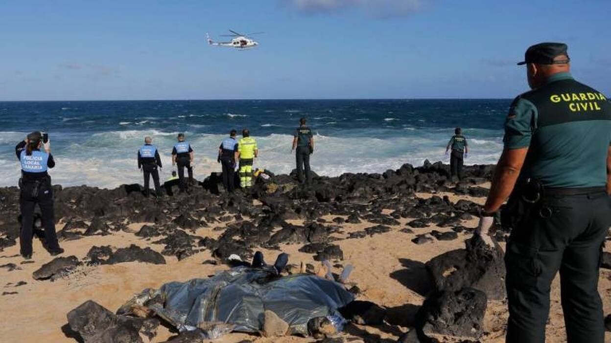 La tragedia de la patera de Lanzarote, en imágenes