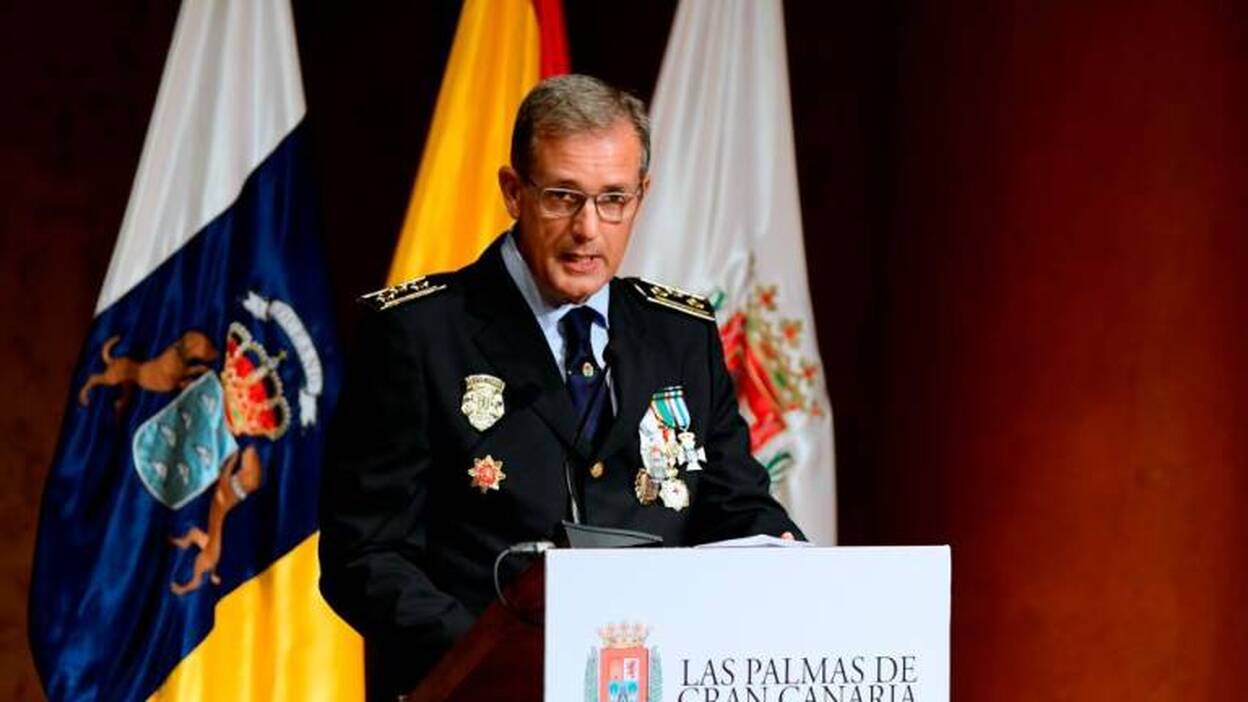 El alcalde asegura que «se perdió la confianza» en el jefe de la Policía Local