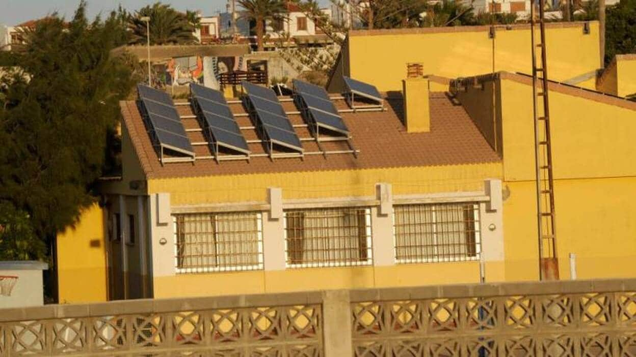 El Cabildo subvencionará a particulares que instalen placas solares