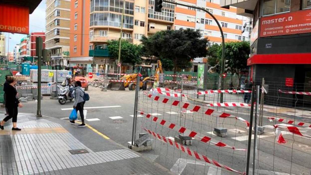 Nuevo retraso de la obra de la MetroGuagua en Mesa y López