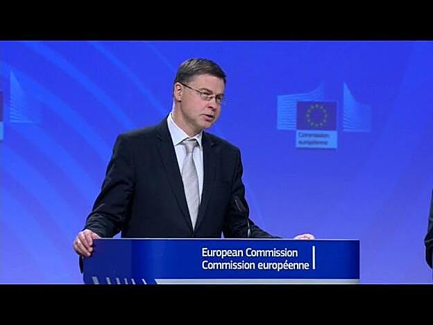 Bruselas pide medidas a España para recortar déficit y deuda