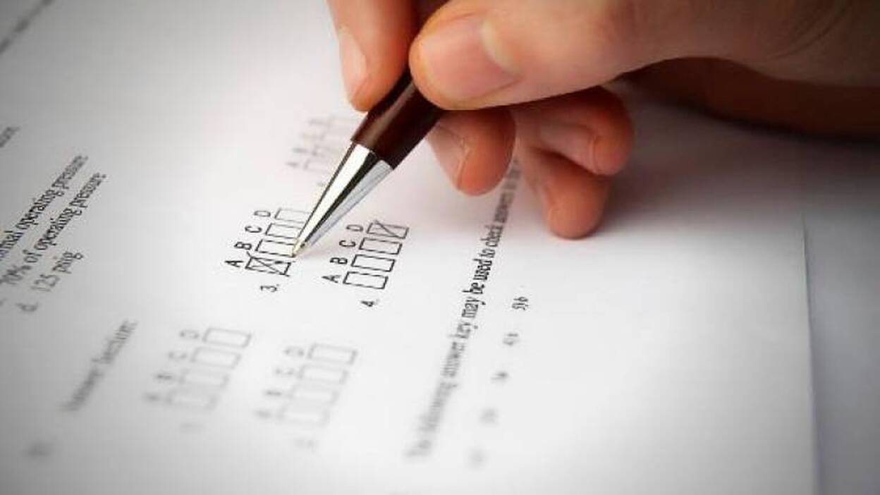 Investigado por presentarse al examen del carné por otro