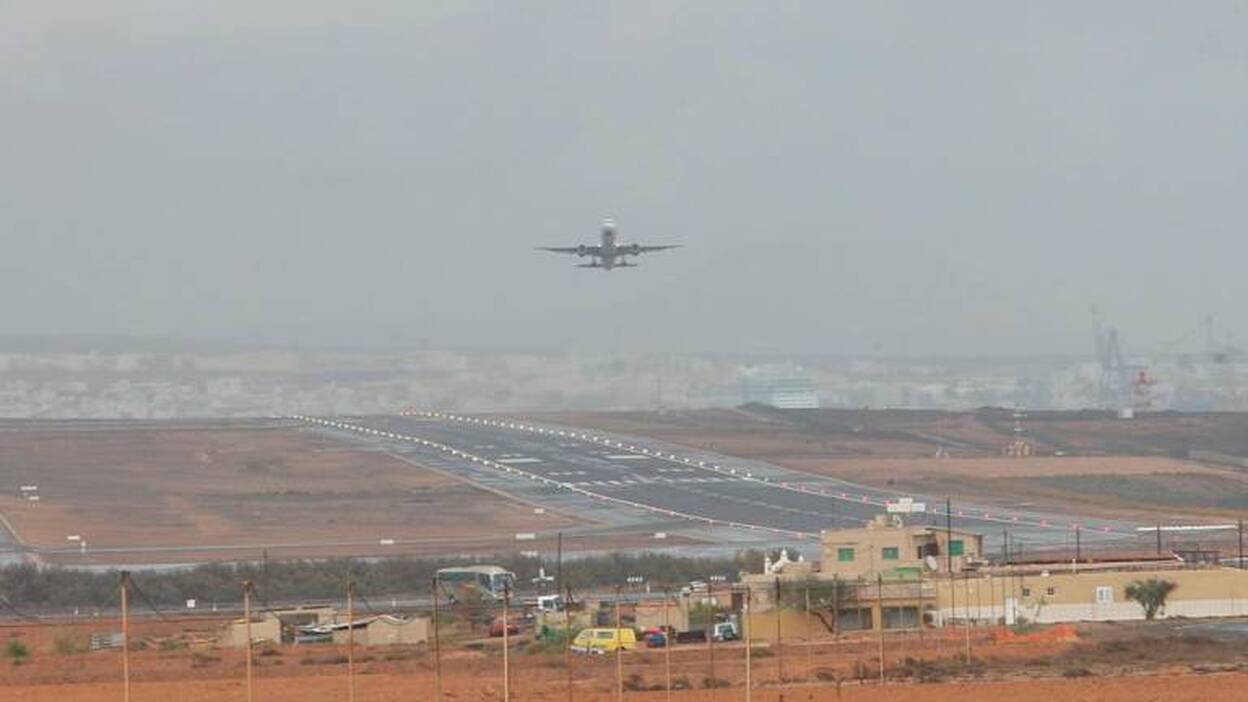 Aena aclara que la normativa legal no permite pistas de contingencias