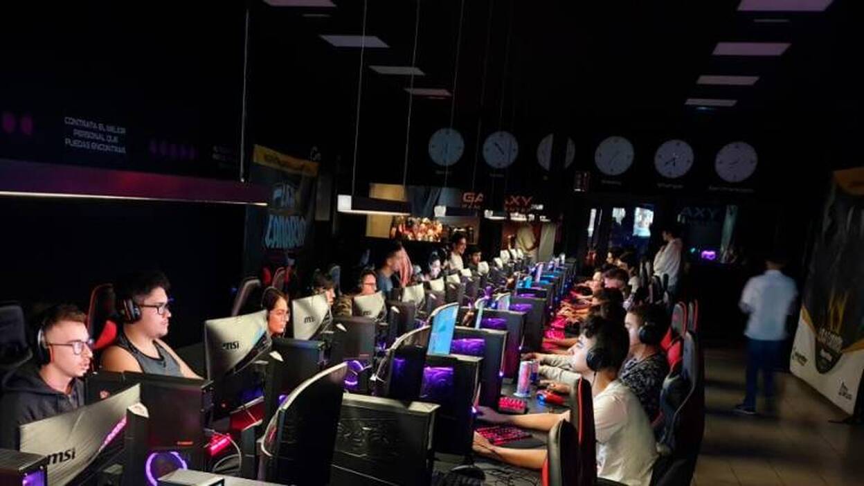 Más de 7.000 jugadores en la segunda temporada de la Liga Canaria de Esports HiperDino